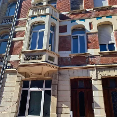 Le Saint Pierre - Bourgeois Elegance, Station & Center Apartment *